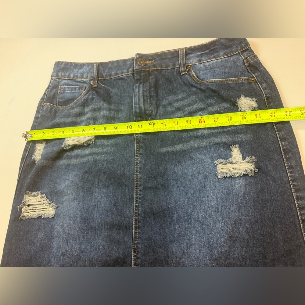 Ashley Stewart factory Distressed Asymmetrical dark blue Denim Skirt 16 (bin W) - Picture 3 of 8